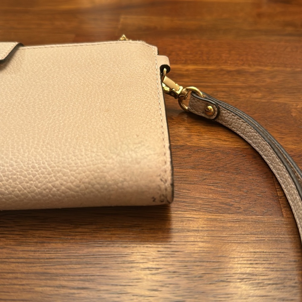 Michael Kors phone wallet - Picture 9 of 9